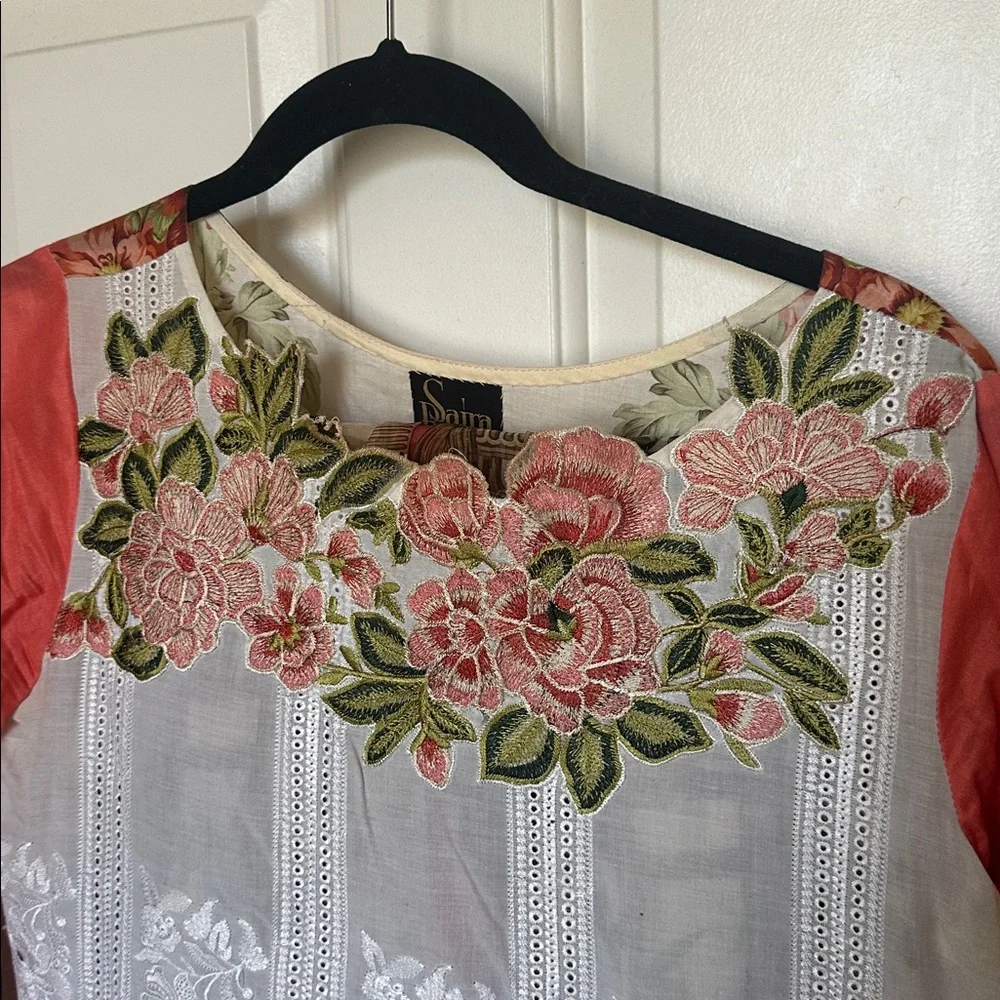 Pakistani clothes- Saira Rizwan 3 piece lawn outfit - Picture 2 of 10